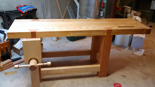 feel compelled to share my completed workbench with you folks in no ...